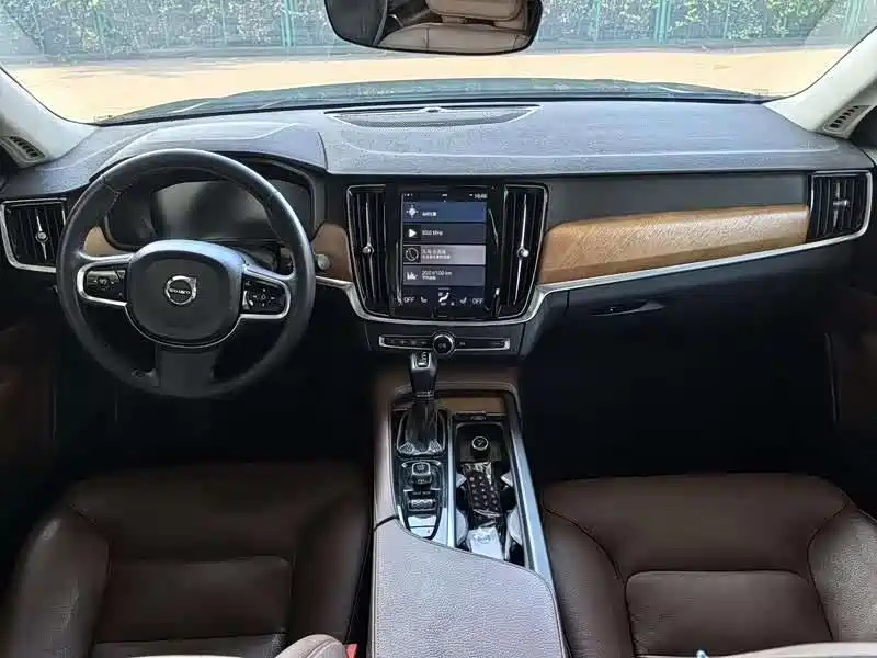 VOLVO S90 2020