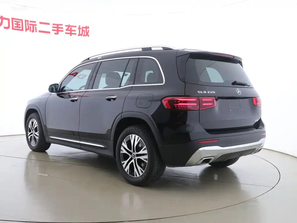 MERCEDES BENZ GLB 2024