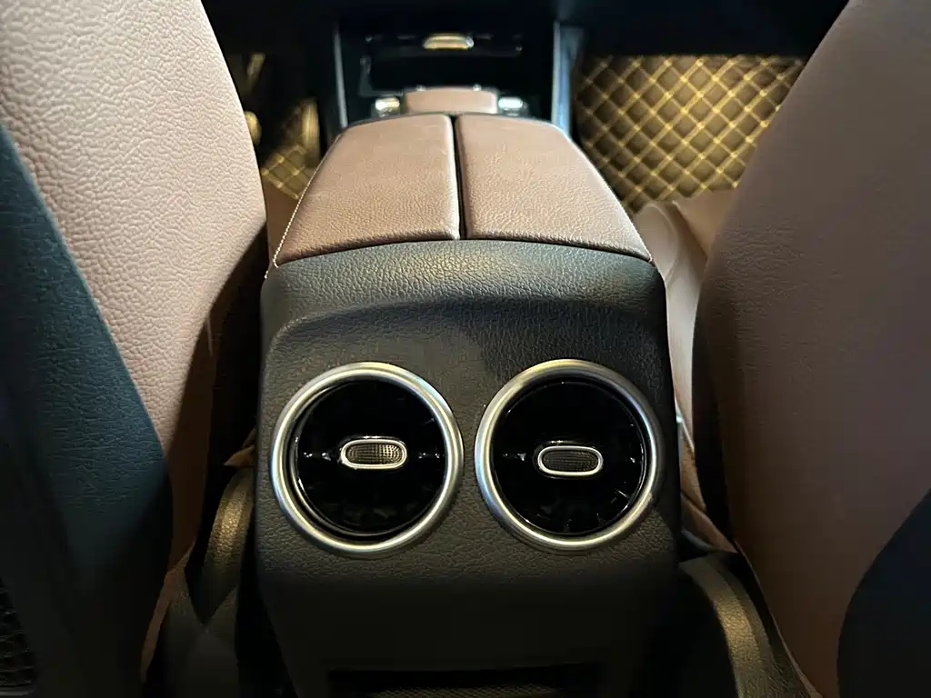 MERCEDES BENZ GLB 2024