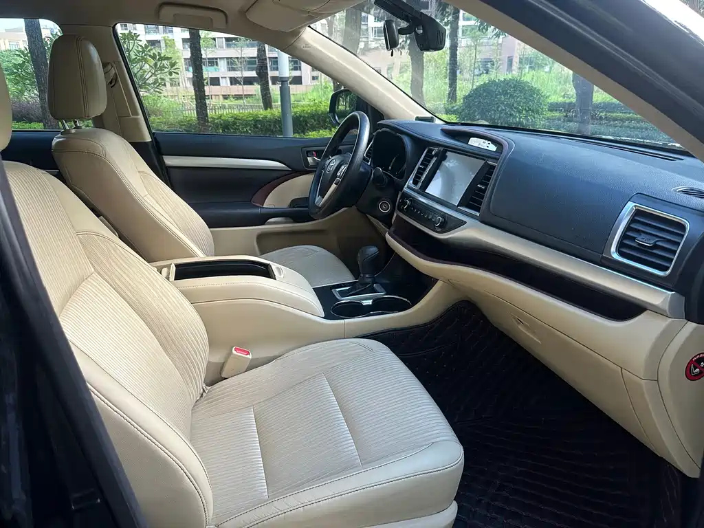 TOYOTA HIGHLANDER 2015