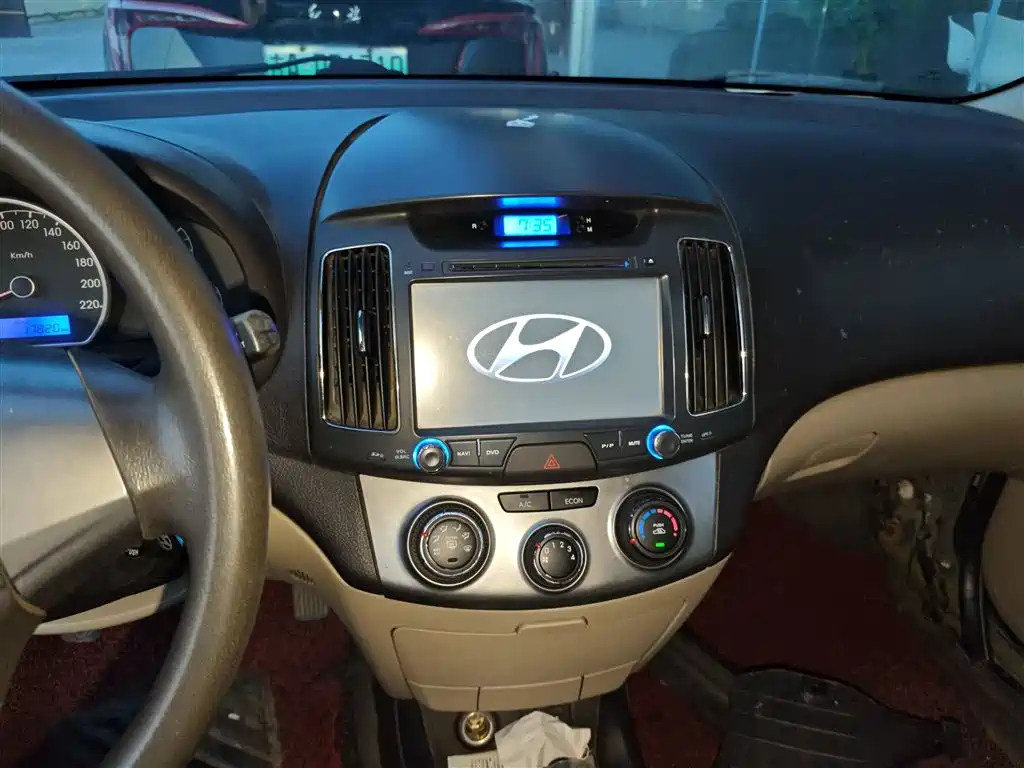 HYUNDAI CELESTA 2015