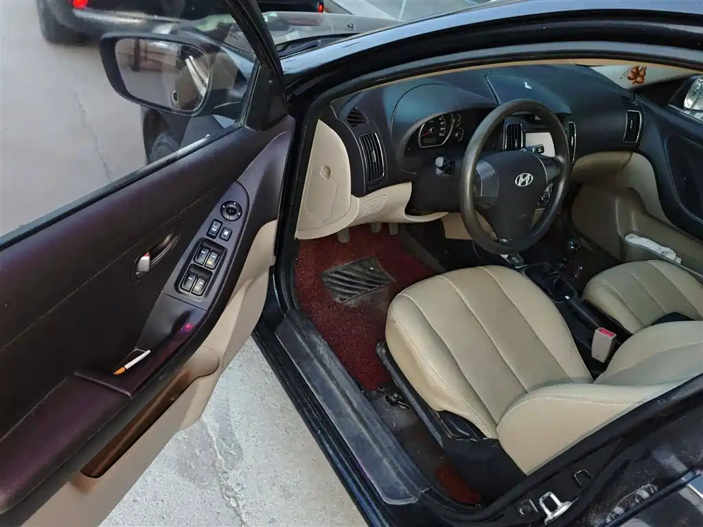 HYUNDAI CELESTA 2015