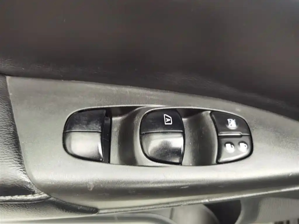 NISSAN SYLPHY 2018
