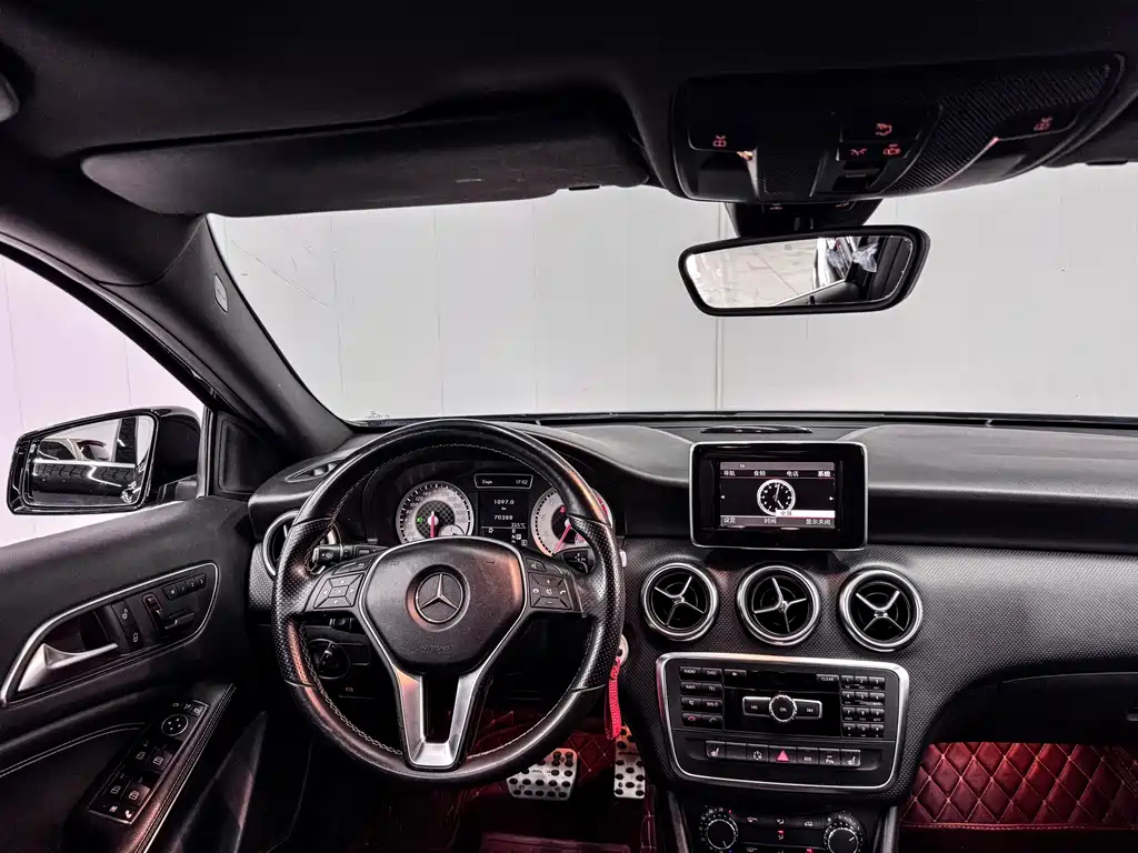MERCEDES BENZ A-CLASS IMPORT 2015