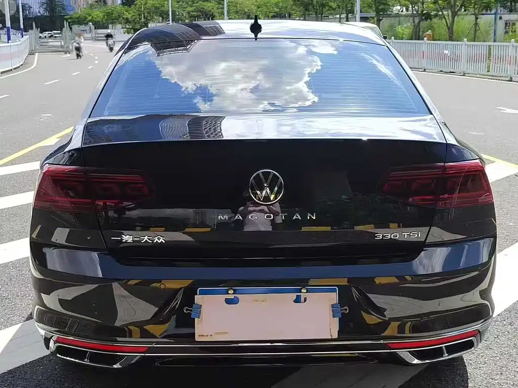 VOLKSWAGEN MAGOTAN 2023