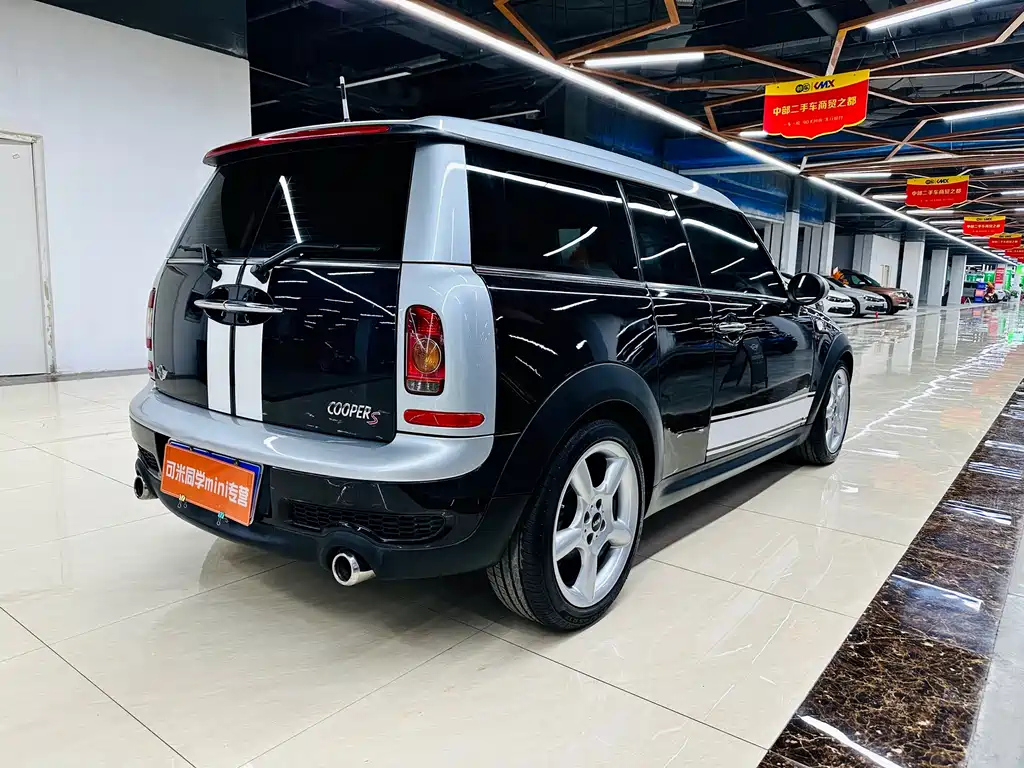 MINI CLUBMAN 2010