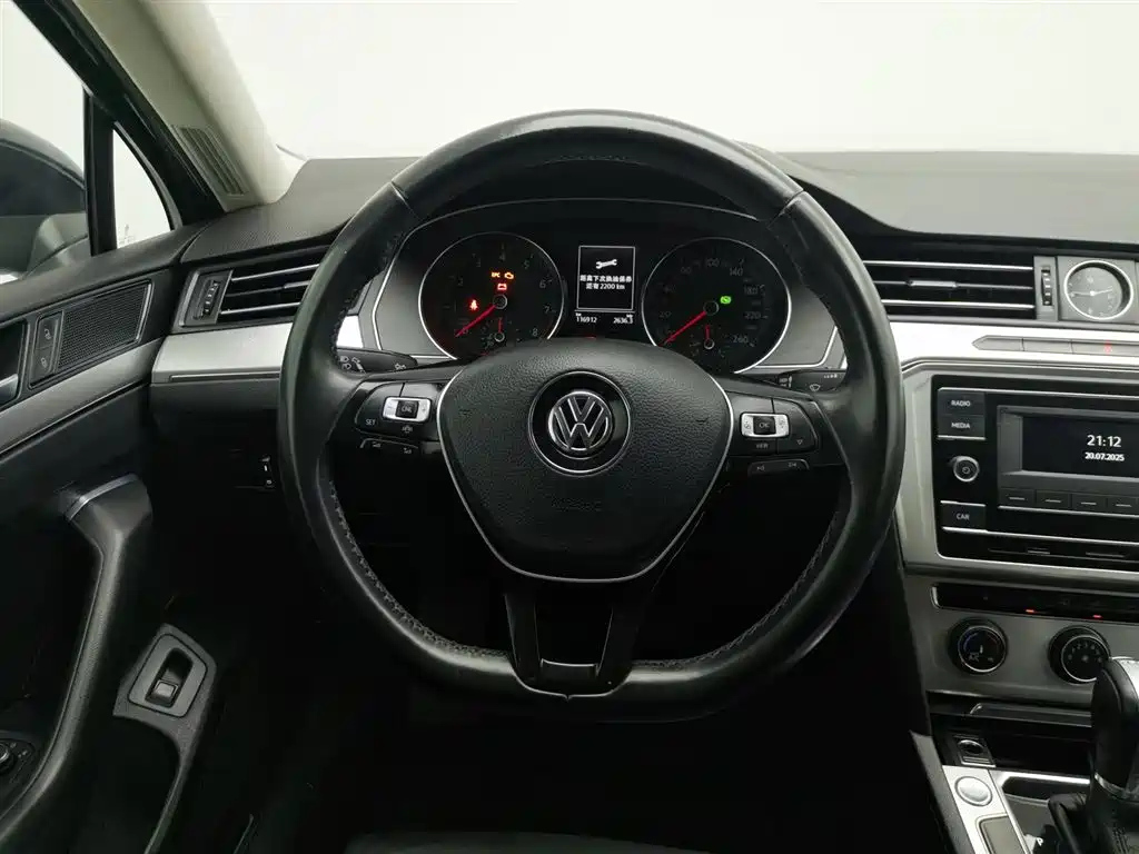 VOLKSWAGEN MAGOTAN 2019