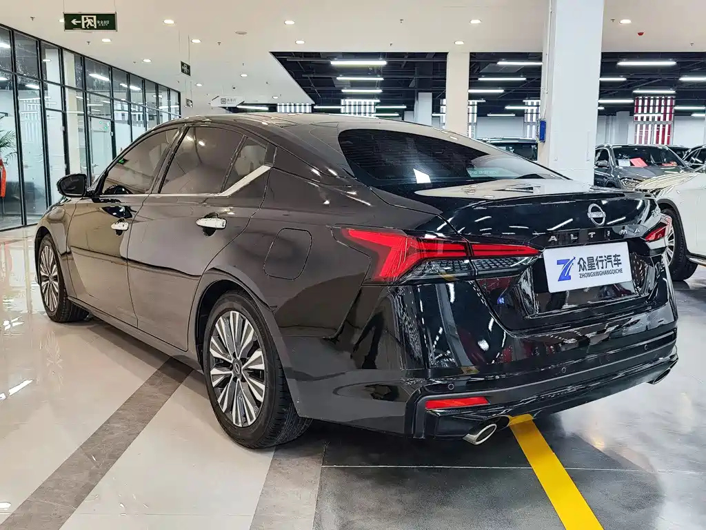 NISSAN TEANA 2023