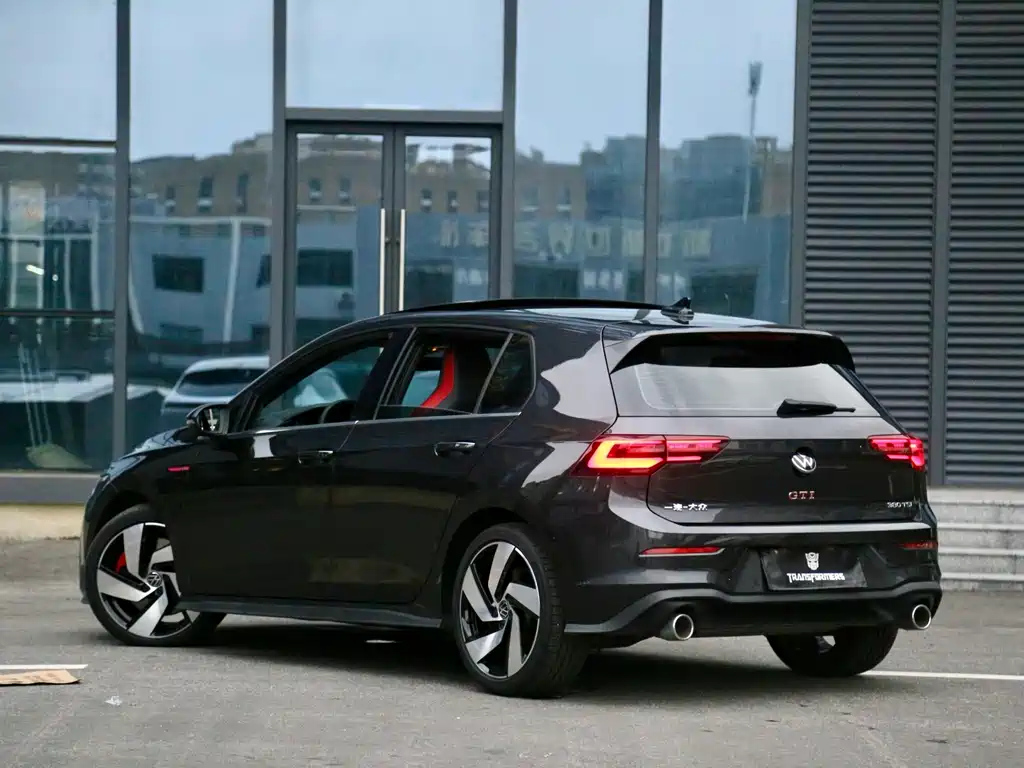 VOLKSWAGEN GOLF GTI 2022