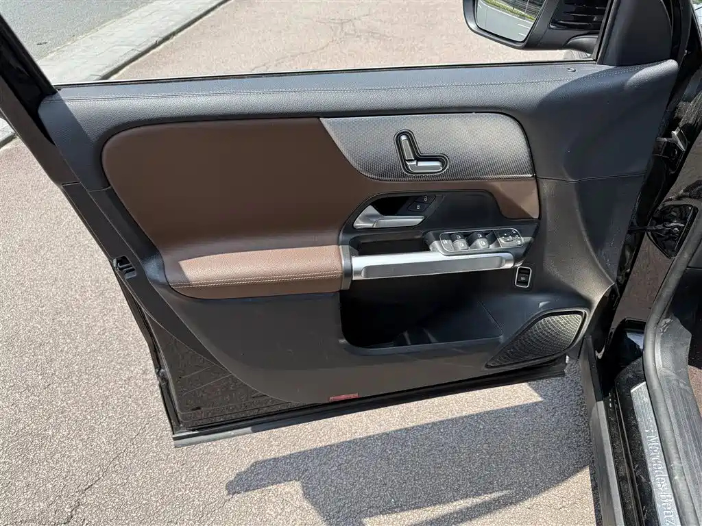 MERCEDES BENZ GLB 2021