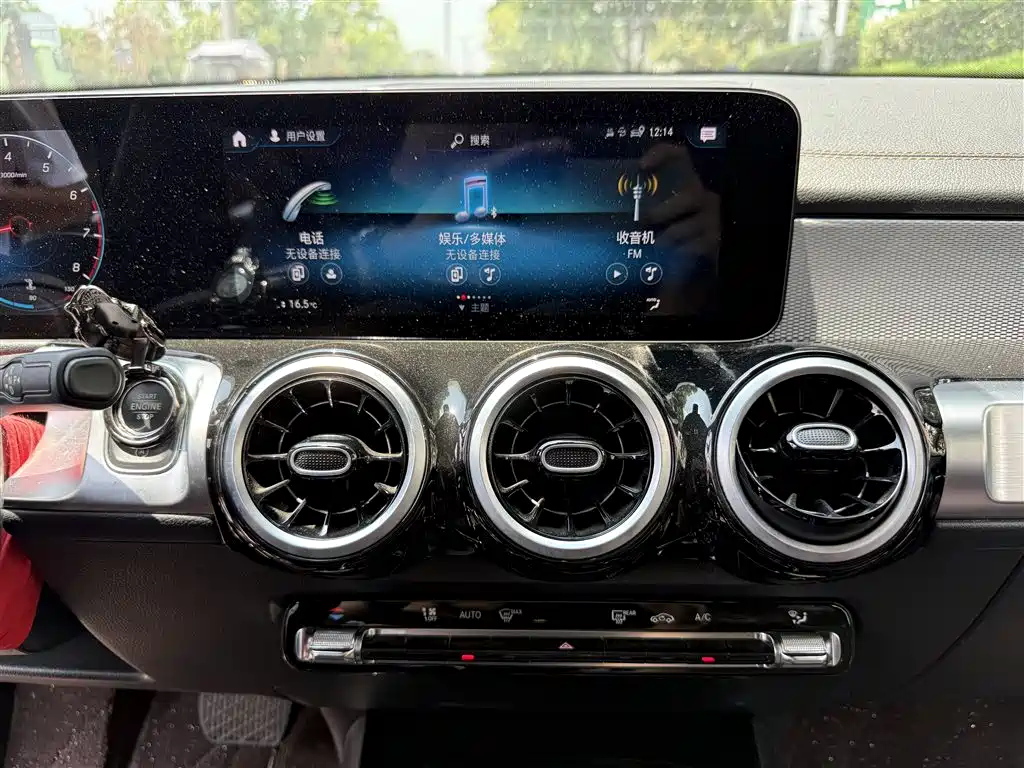 MERCEDES BENZ GLB 2021