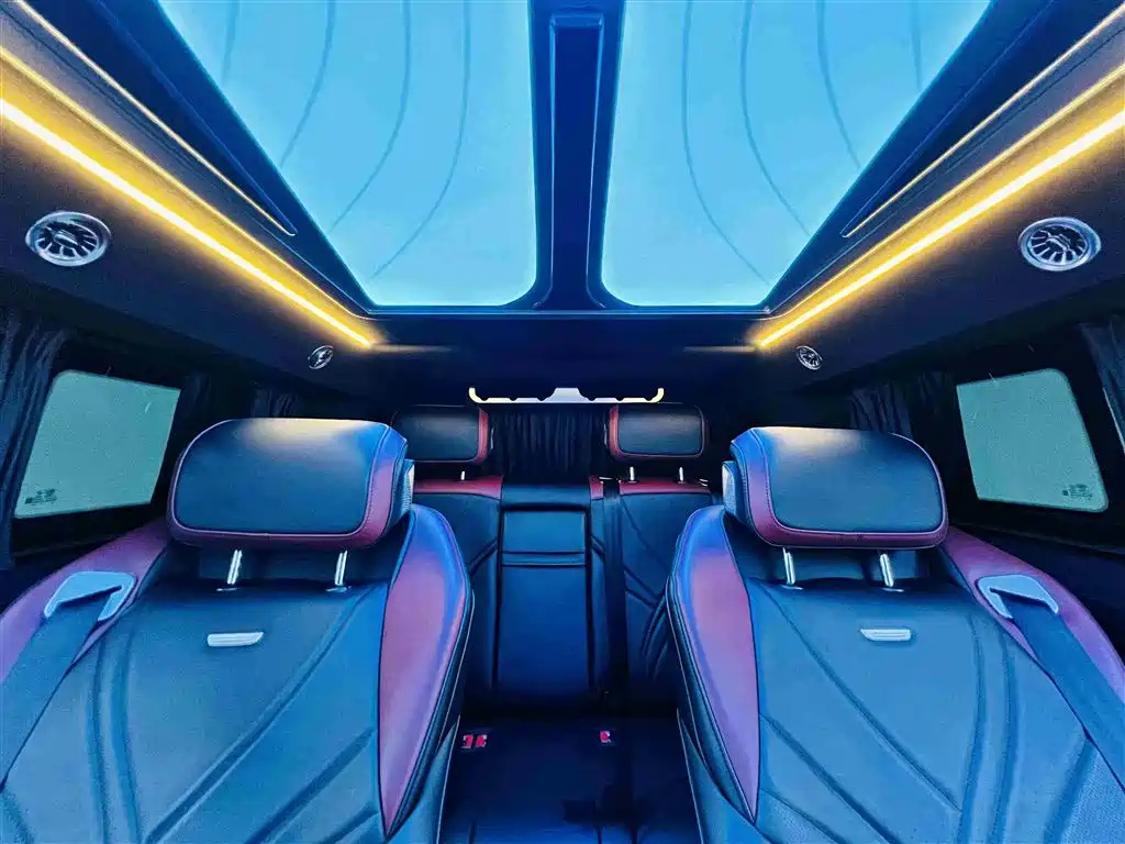 FORD TOUREO 2023