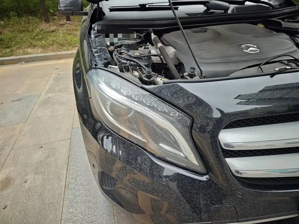 MERCEDES BENZ GLA 2015