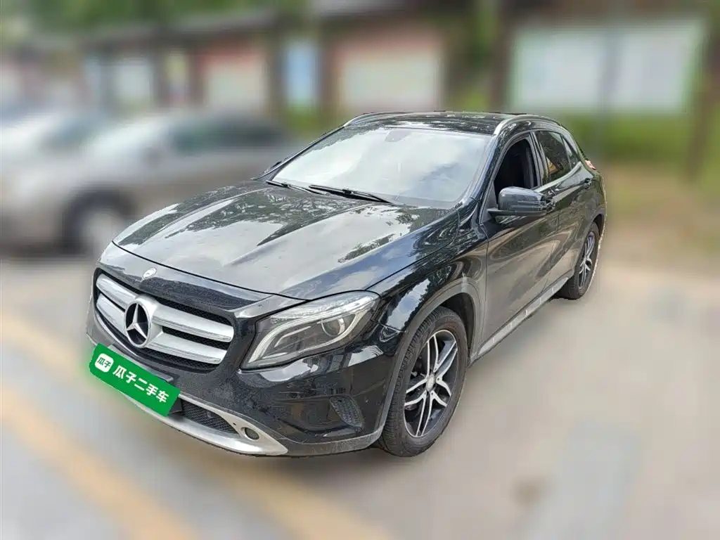 MERCEDES BENZ GLA 2015