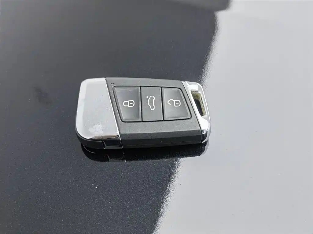 VOLKSWAGEN PASSAT 2022