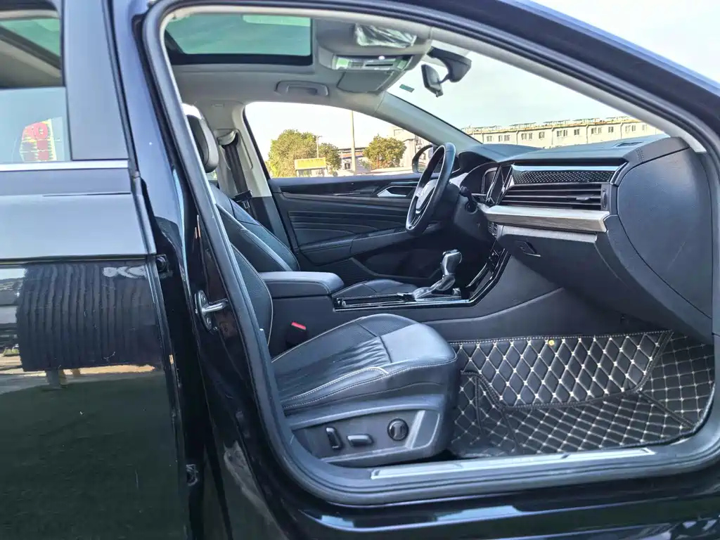 VOLKSWAGEN PASSAT 2020