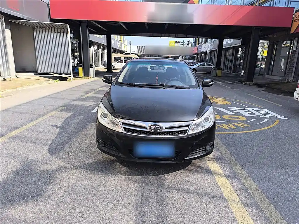 BYD SURUI 2014