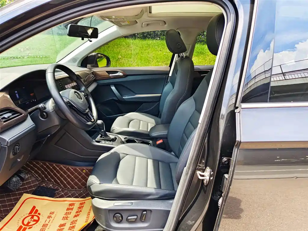 VOLKSWAGEN THARU 2022