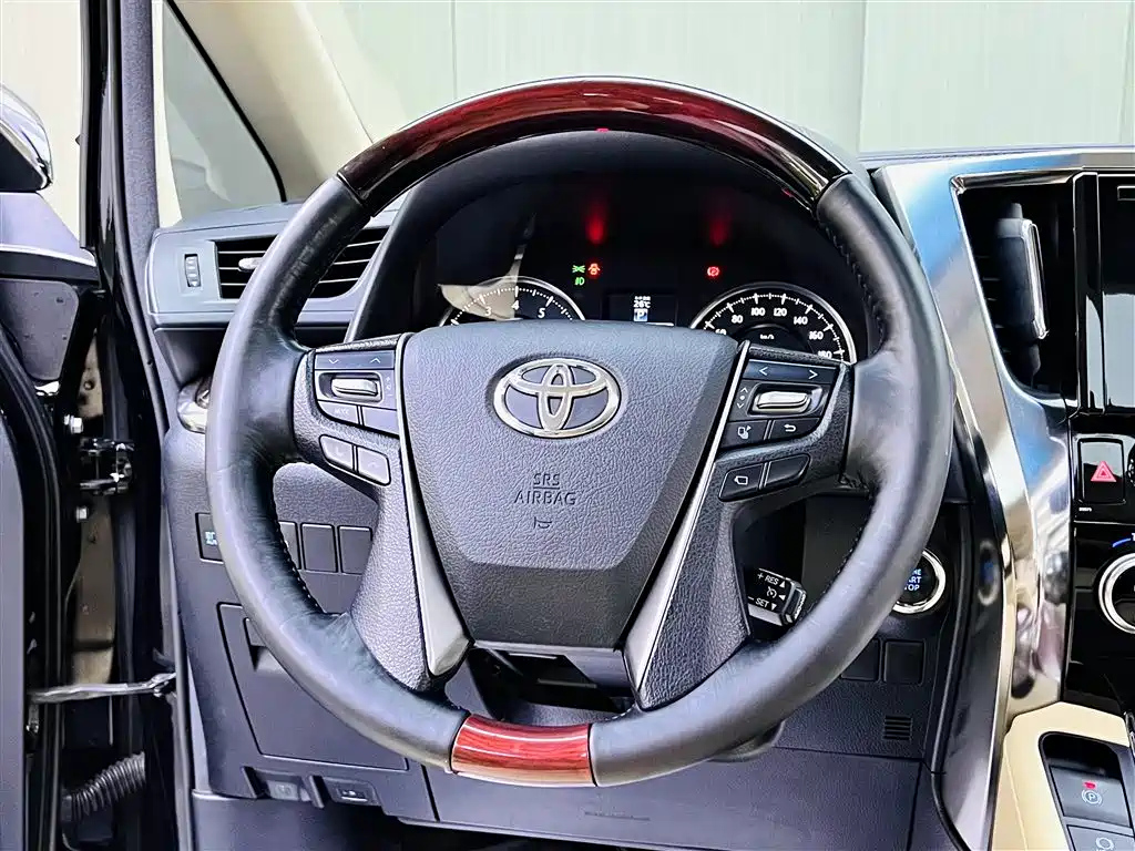 TOYOTA ALPHARD 2018