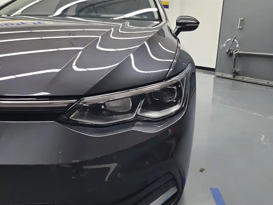 VOLKSWAGEN GOLF 2021