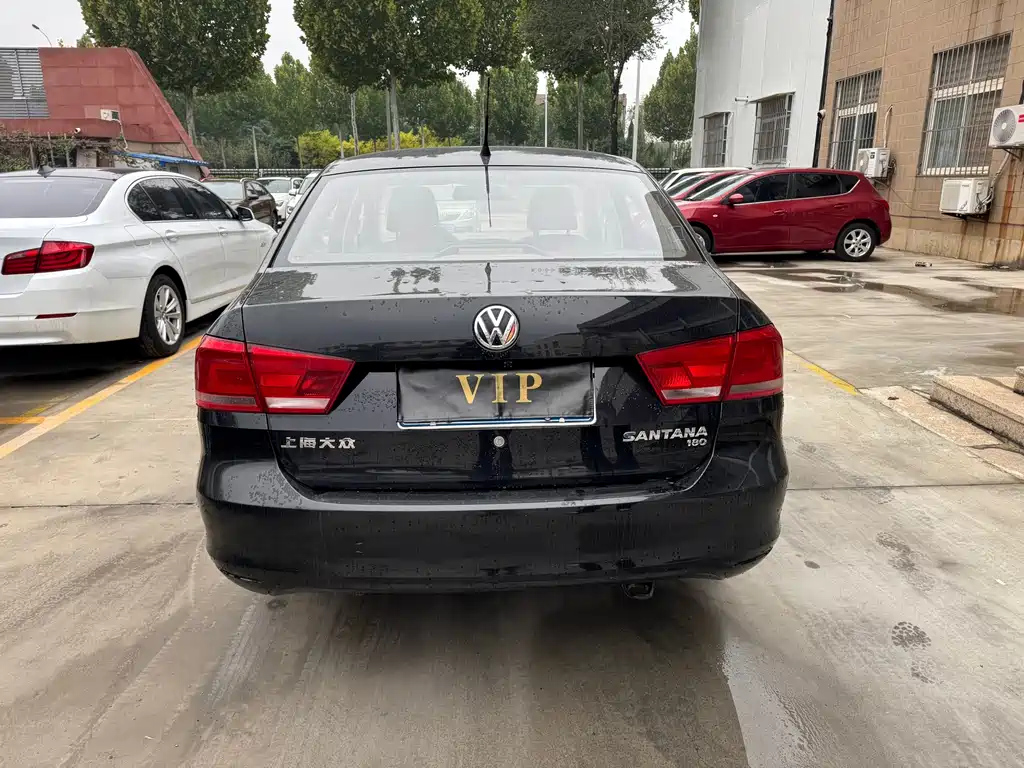 VOLKSWAGEN SANTANA 2016