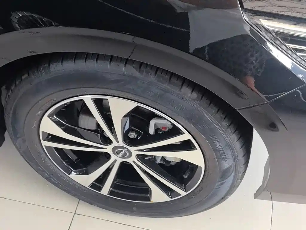 NISSAN SYLPHY 2025