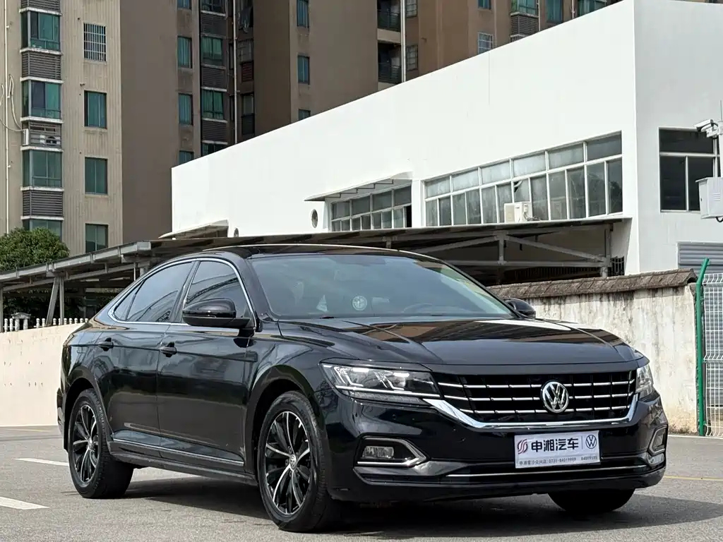 VOLKSWAGEN PASSAT 2019