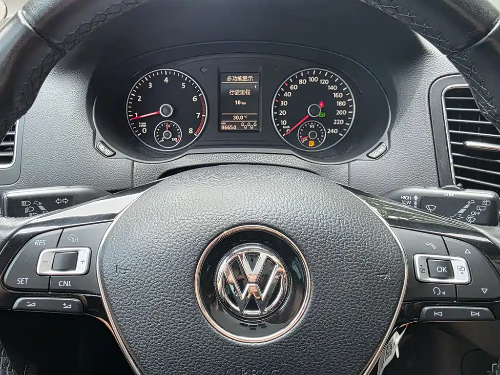 VOLKSWAGEN SHARAN 2016