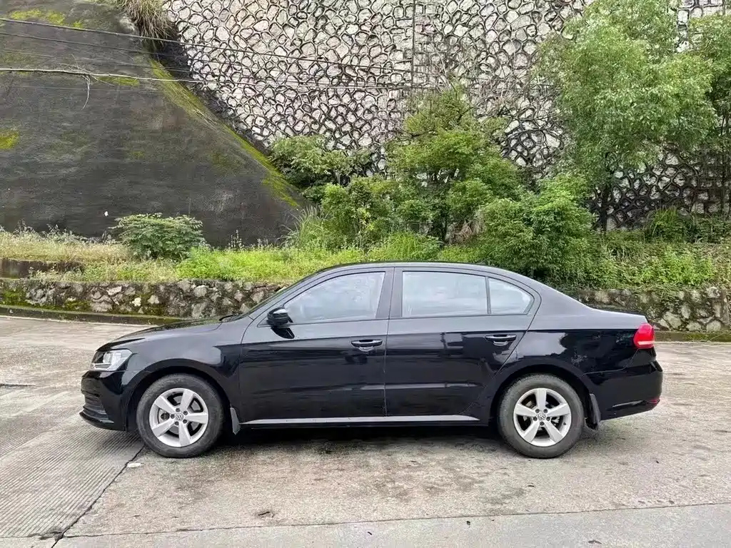 VOLKSWAGEN LAVIDA 2017