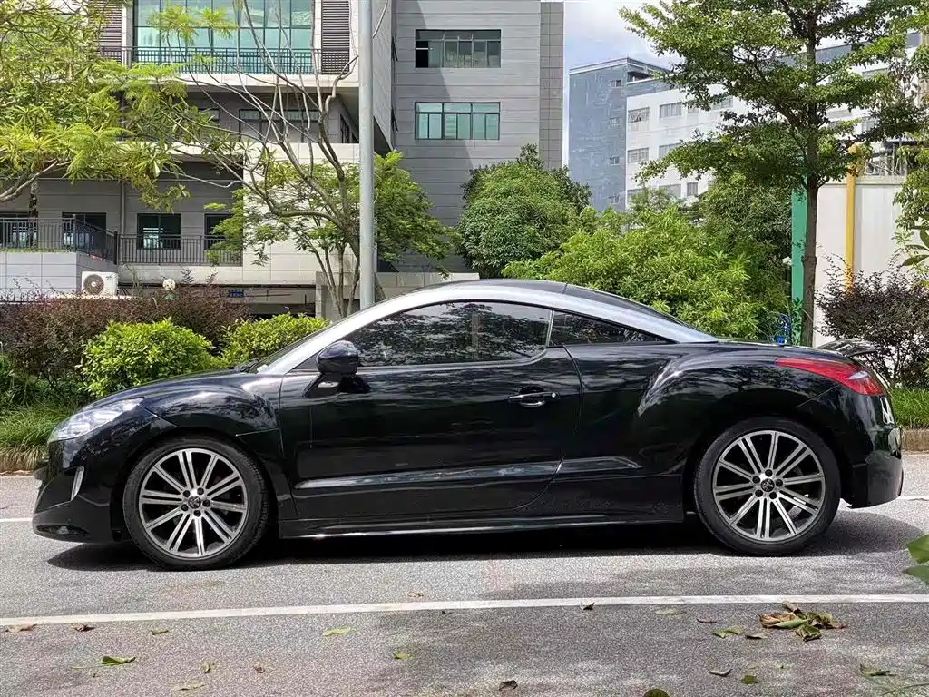 PEUGEOT RCZ 2011