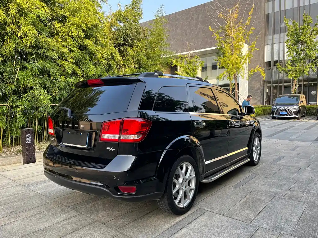 DODGE JCUV 2013