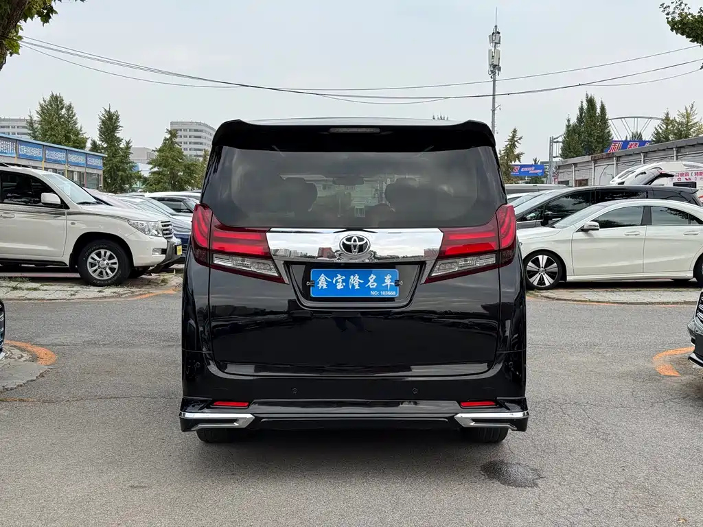 TOYOTA ALPHARD 2018