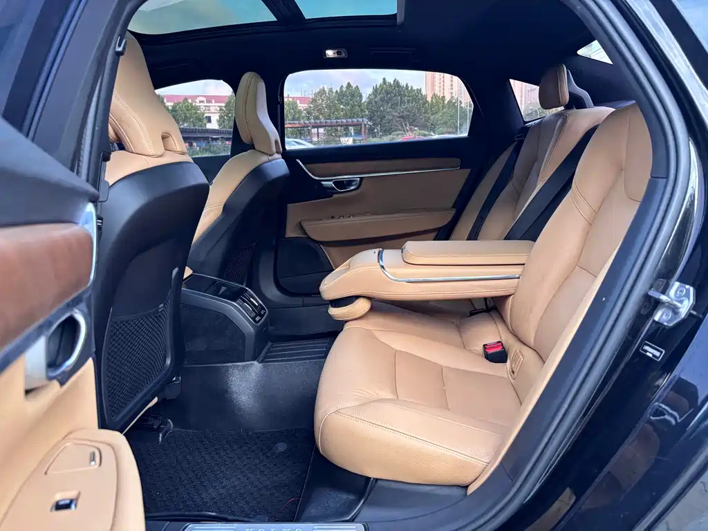 VOLVO S90 2019