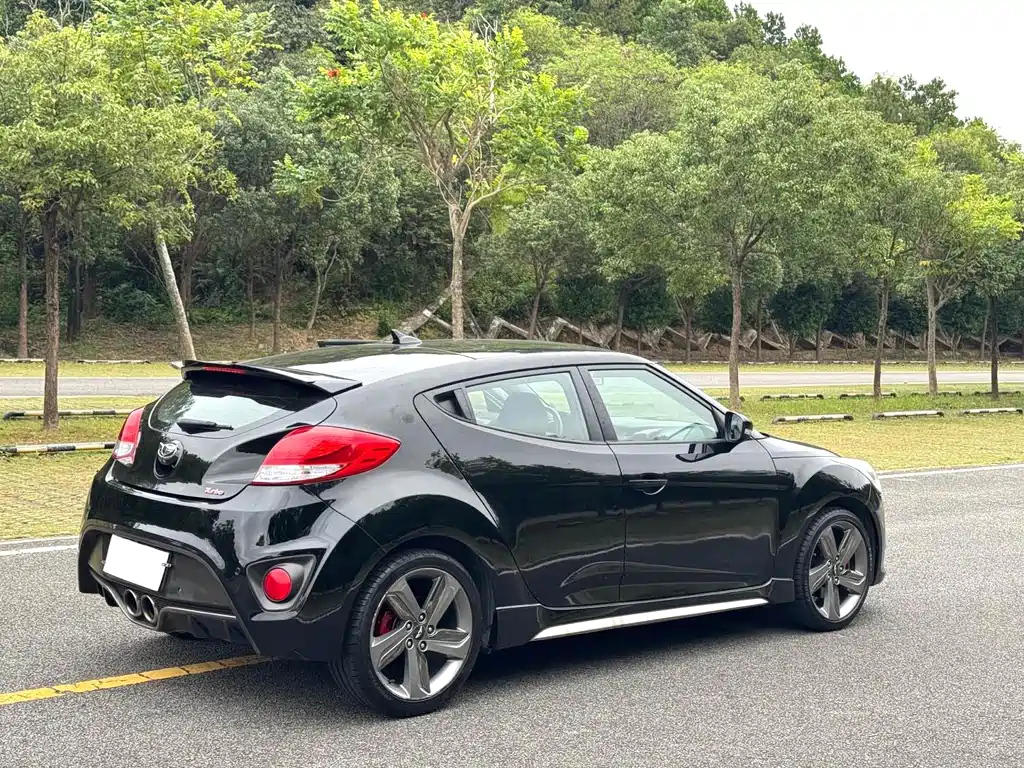 HYUNDAI VELOSTER 2013
