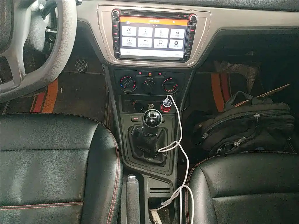 VOLKSWAGEN LAVIDA 2015
