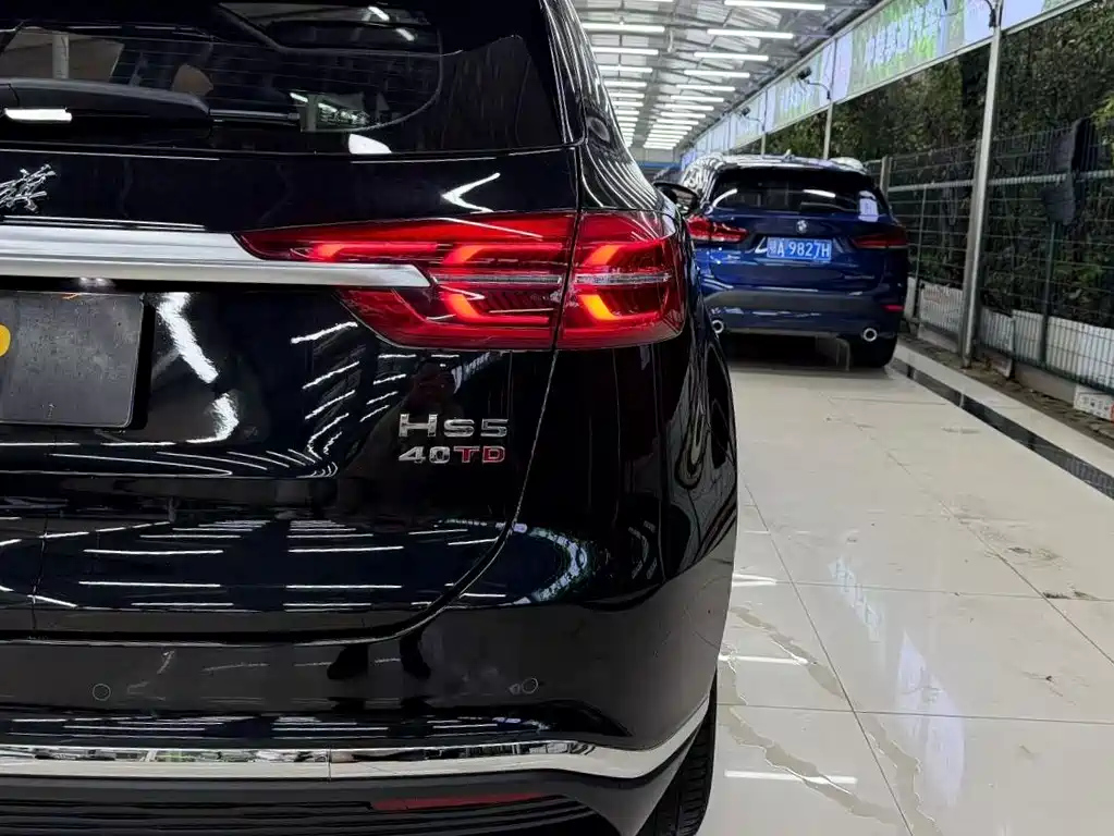 HONGQI HS5 2023