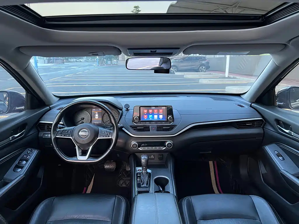NISSAN TEANA 2019