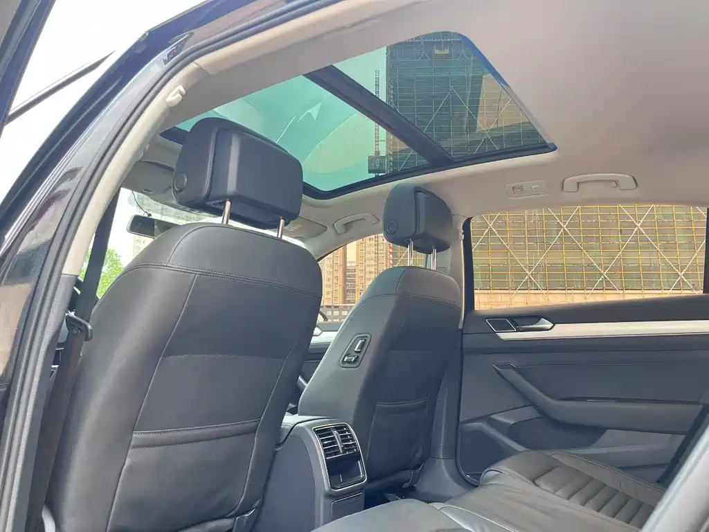 VOLKSWAGEN MAGOTAN 2018