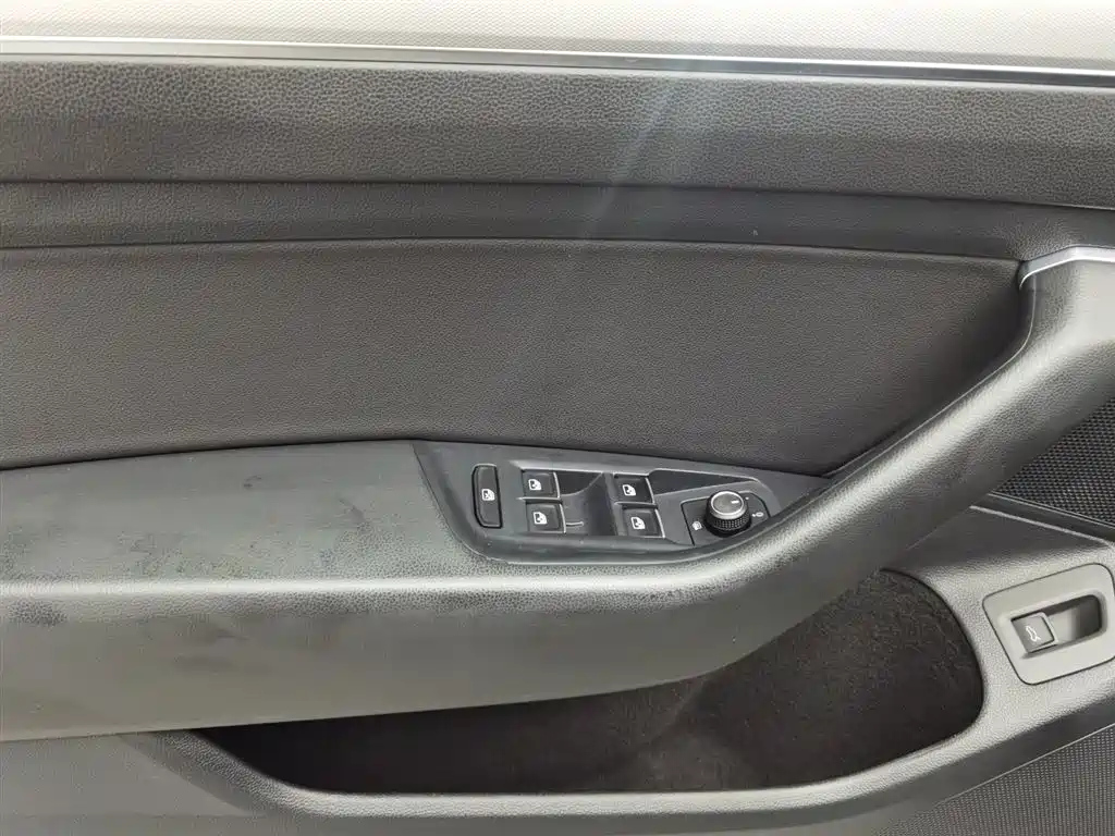 VOLKSWAGEN MAGOTAN 2018