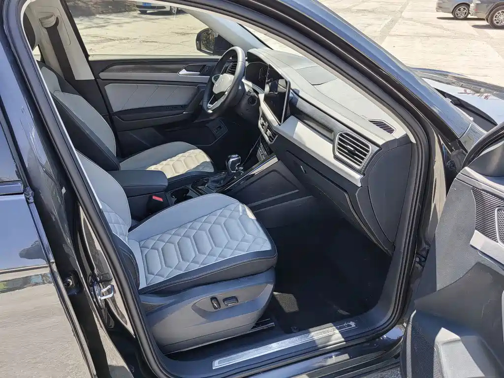 VOLKSWAGEN TAYRON 2022