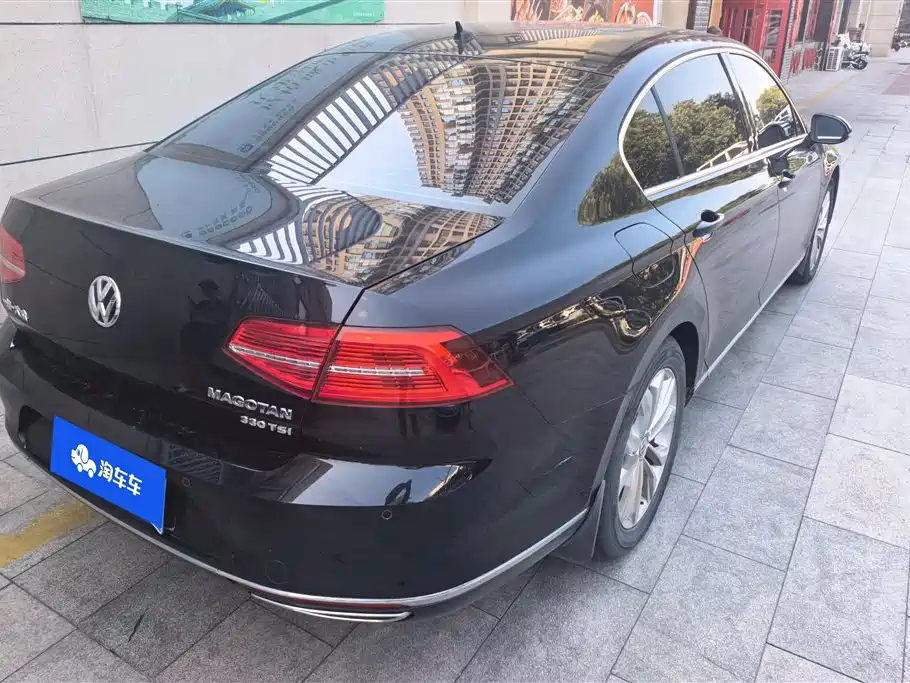 VOLKSWAGEN MAGOTAN 2019