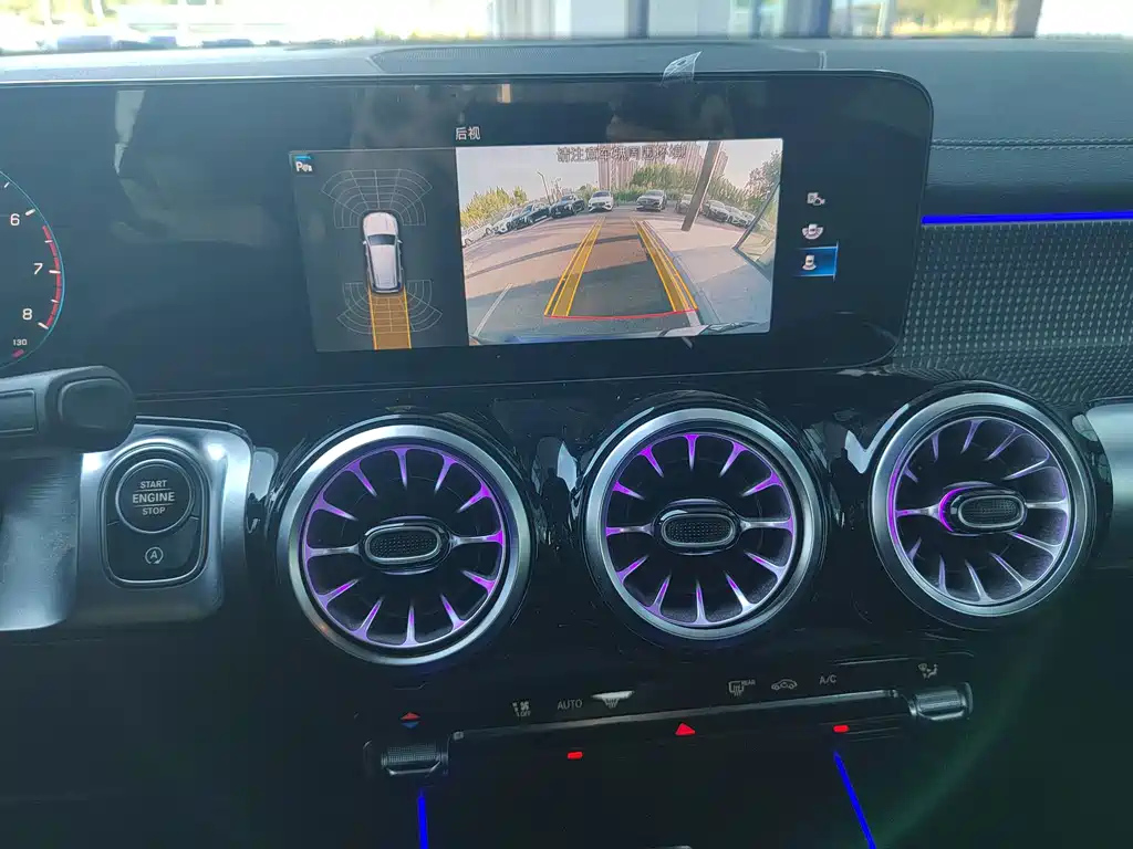 MERCEDES BENZ GLB 2023