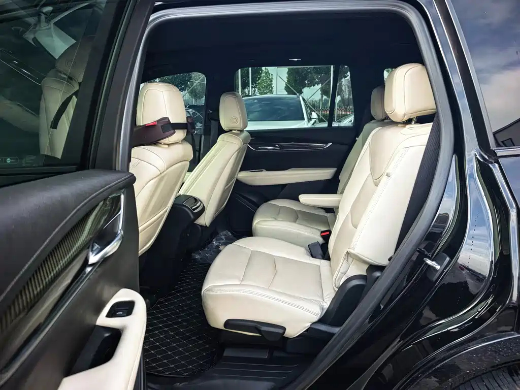 CADILLAC XT6 2021