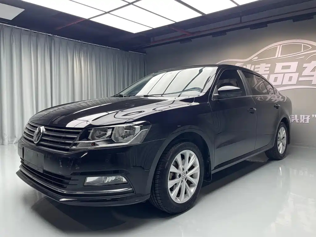 Аукционный лист VOLKSWAGEN LAVIDA 2015