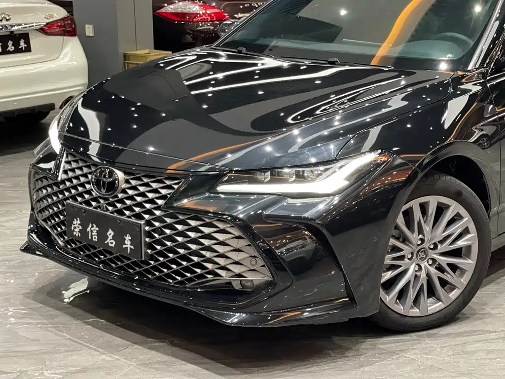 TOYOTA AVALON 2025
