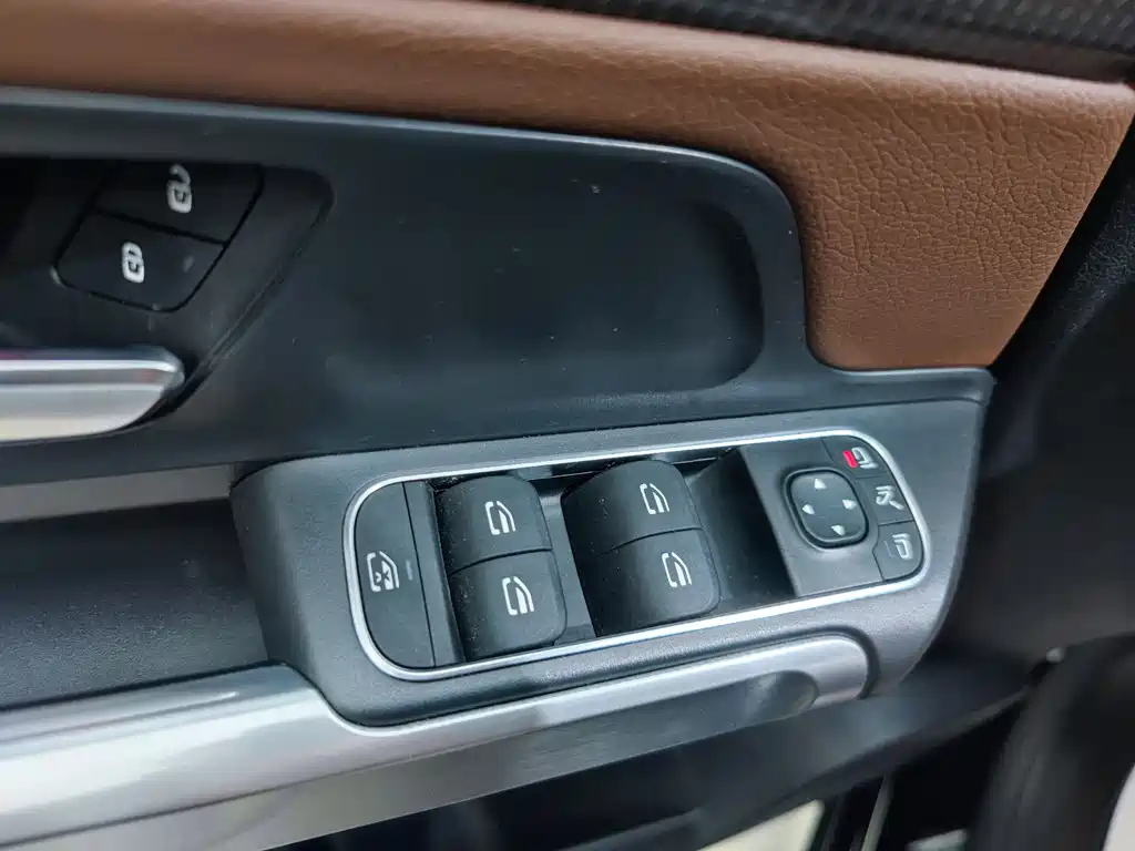 MERCEDES BENZ GLB 2021