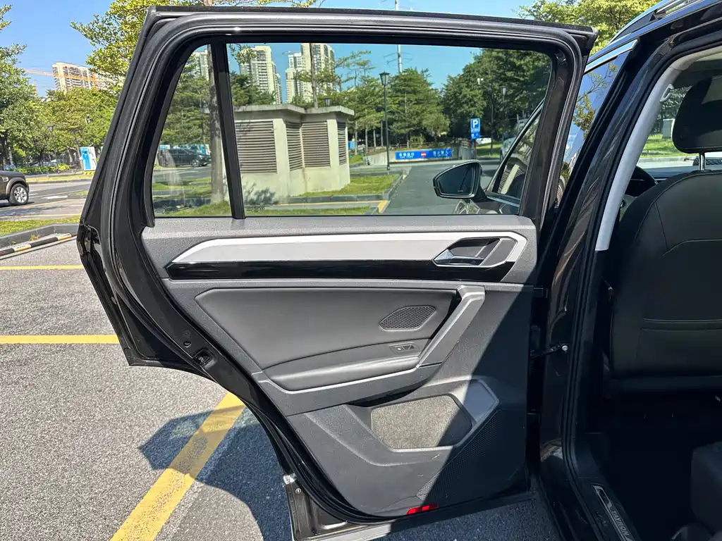 VOLKSWAGEN TAYRON 2019