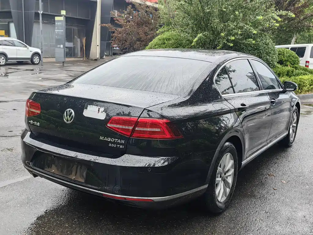 VOLKSWAGEN MAGOTAN 2018