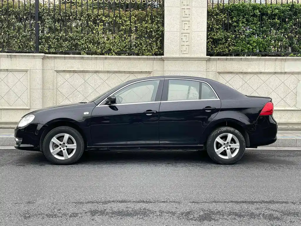 VOLKSWAGEN BORA 2012
