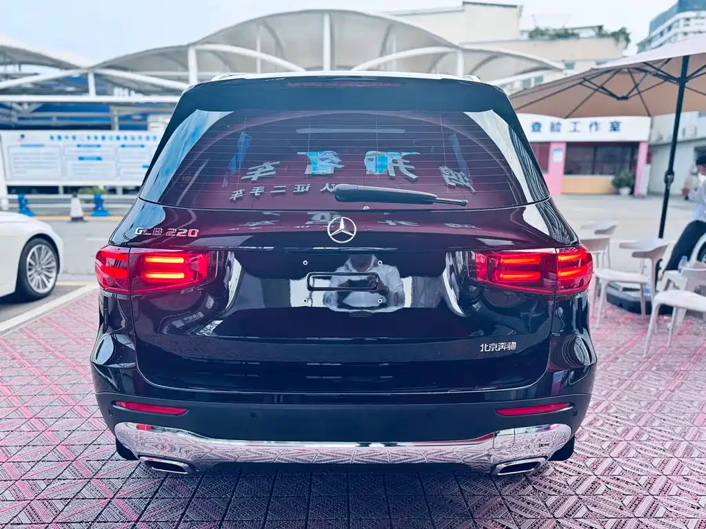 MERCEDES BENZ GLB 2024